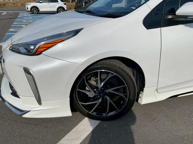 プリウス Ｓツーリングセレクション　禁煙車　レーダークルーズコントロール　障害物センサー　全周囲カメラ　フルセグＴＶ　シートヒーター　前後ドラレコ　ＥＴＣ　スマートキー　ＬＥＤヘッドランプ　フロントフォグランプ　ドアバイザー　エアロ（44枚目）