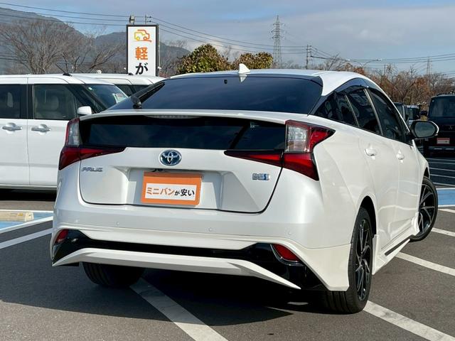 プリウス Ｓツーリングセレクション　禁煙車　レーダークルーズコントロール　障害物センサー　全周囲カメラ　フルセグＴＶ　シートヒーター　前後ドラレコ　ＥＴＣ　スマートキー　ＬＥＤヘッドランプ　フロントフォグランプ　ドアバイザー　エアロ（49枚目）