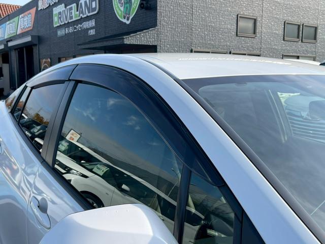 プリウス Ｓツーリングセレクション　禁煙車　レーダークルーズコントロール　障害物センサー　全周囲カメラ　フルセグＴＶ　シートヒーター　前後ドラレコ　ＥＴＣ　スマートキー　ＬＥＤヘッドランプ　フロントフォグランプ　ドアバイザー　エアロ（50枚目）