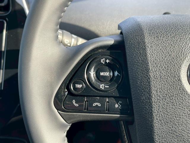 プリウス Ｓツーリングセレクション　禁煙車　レーダークルーズコントロール　障害物センサー　全周囲カメラ　フルセグＴＶ　シートヒーター　前後ドラレコ　ＥＴＣ　スマートキー　ＬＥＤヘッドランプ　フロントフォグランプ　ドアバイザー　エアロ（68枚目）