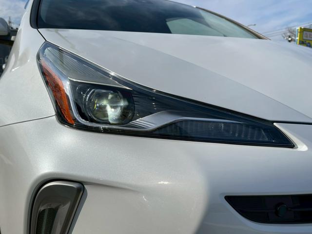 プリウス Ｓツーリングセレクション　禁煙車　レーダークルーズコントロール　障害物センサー　全周囲カメラ　フルセグＴＶ　シートヒーター　前後ドラレコ　ＥＴＣ　スマートキー　ＬＥＤヘッドランプ　フロントフォグランプ　ドアバイザー　エアロ（72枚目）