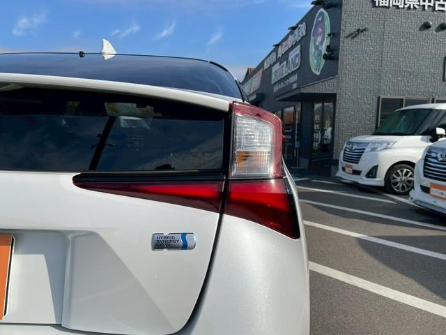 プリウス Ｓツーリングセレクション　禁煙車　レーダークルーズコントロール　障害物センサー　全周囲カメラ　フルセグＴＶ　シートヒーター　前後ドラレコ　ＥＴＣ　スマートキー　ＬＥＤヘッドランプ　フロントフォグランプ　ドアバイザー　エアロ（77枚目）