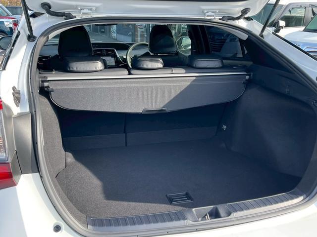 プリウス Ｓツーリングセレクション　禁煙車　レーダークルーズコントロール　障害物センサー　全周囲カメラ　フルセグＴＶ　シートヒーター　前後ドラレコ　ＥＴＣ　スマートキー　ＬＥＤヘッドランプ　フロントフォグランプ　ドアバイザー　エアロ（80枚目）