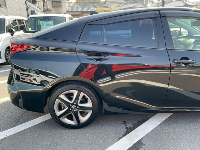 プリウス Ｓツーリングセレクション　純正９インチナビ　禁煙車　バックカメラ　フルセグ　フロアマット　バイザー　電動格納ミラー　シートヒーター　ＬＥＤヘッドランプ　定期点検記録簿　スマートキー　オートクルーズコントロール（32枚目）