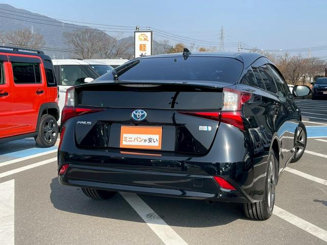 プリウス Ｓツーリングセレクション　純正９インチナビ　禁煙車　バックカメラ　フルセグ　フロアマット　バイザー　電動格納ミラー　シートヒーター　ＬＥＤヘッドランプ　定期点検記録簿　スマートキー　オートクルーズコントロール（35枚目）