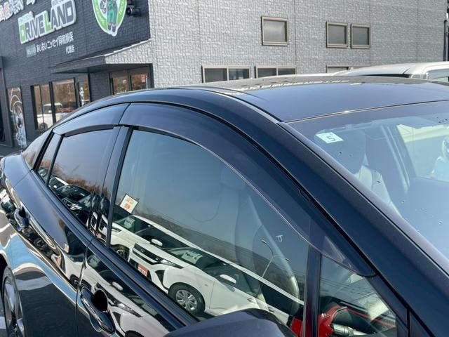 プリウス Ｓツーリングセレクション　純正９インチナビ　禁煙車　バックカメラ　フルセグ　フロアマット　バイザー　電動格納ミラー　シートヒーター　ＬＥＤヘッドランプ　定期点検記録簿　スマートキー　オートクルーズコントロール（38枚目）