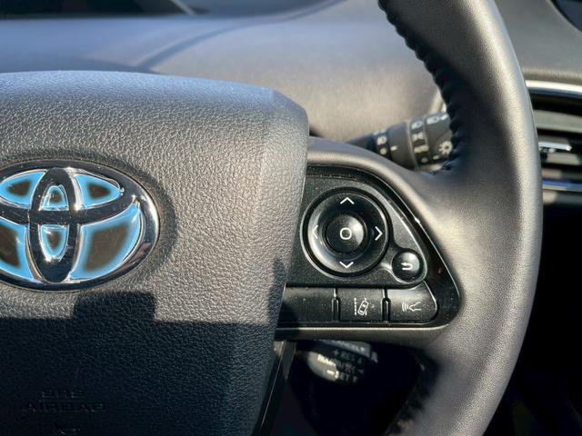 プリウス Ｓツーリングセレクション　純正９インチナビ　禁煙車　バックカメラ　フルセグ　フロアマット　バイザー　電動格納ミラー　シートヒーター　ＬＥＤヘッドランプ　定期点検記録簿　スマートキー　オートクルーズコントロール（42枚目）