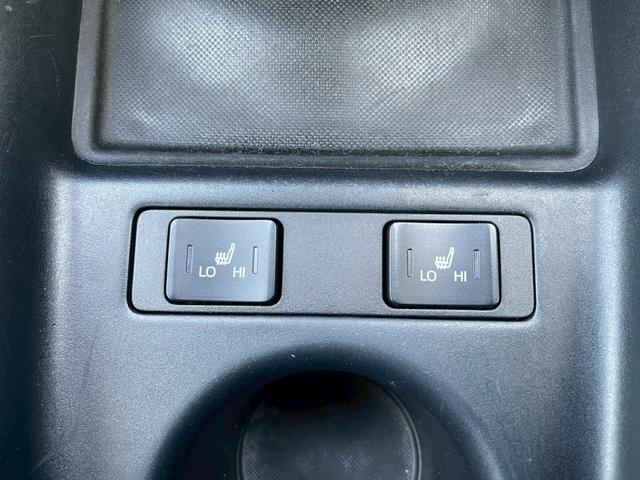 プリウス Ｓツーリングセレクション　純正９インチナビ　禁煙車　バックカメラ　フルセグ　フロアマット　バイザー　電動格納ミラー　シートヒーター　ＬＥＤヘッドランプ　定期点検記録簿　スマートキー　オートクルーズコントロール（61枚目）