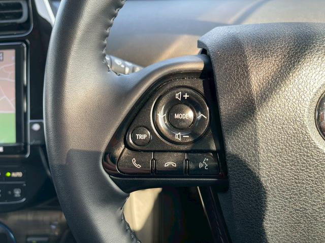 プリウス Ｓツーリングセレクション　純正９インチナビ　禁煙車　バックカメラ　フルセグ　フロアマット　バイザー　電動格納ミラー　シートヒーター　ＬＥＤヘッドランプ　定期点検記録簿　スマートキー　オートクルーズコントロール（73枚目）