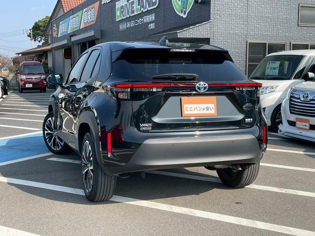 ヤリスクロス ハイブリッドＺ　禁煙車　全周囲カメラ　障害物センサー　レーダークルーズコントロール　ＢＳＭ　オートライト　シートヒーター　前後ドラレコ　ＥＴＣ　純正ナビ　スマートキー　パワーシート　ヘッドアップディスプレイ（3枚目）