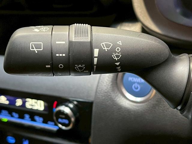 ヤリスクロス ハイブリッドＺ　禁煙車　全周囲カメラ　障害物センサー　レーダークルーズコントロール　ＢＳＭ　オートライト　シートヒーター　前後ドラレコ　ＥＴＣ　純正ナビ　スマートキー　パワーシート　ヘッドアップディスプレイ（10枚目）