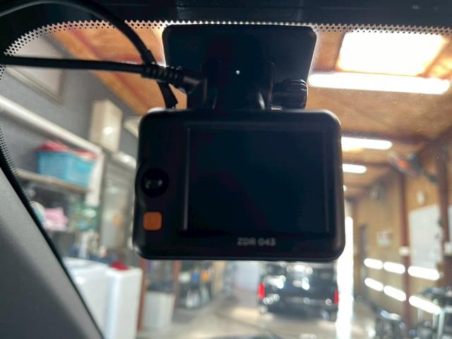 ヤリスクロス ハイブリッドＺ　禁煙車　全周囲カメラ　障害物センサー　レーダークルーズコントロール　ＢＳＭ　オートライト　シートヒーター　前後ドラレコ　ＥＴＣ　純正ナビ　スマートキー　パワーシート　ヘッドアップディスプレイ（19枚目）