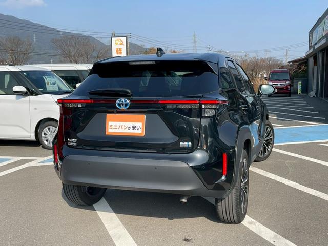 ヤリスクロス ハイブリッドＺ　禁煙車　全周囲カメラ　障害物センサー　レーダークルーズコントロール　ＢＳＭ　オートライト　シートヒーター　前後ドラレコ　ＥＴＣ　純正ナビ　スマートキー　パワーシート　ヘッドアップディスプレイ（33枚目）