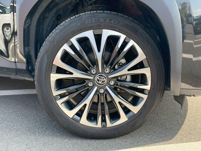 ヤリスクロス ハイブリッドＺ　禁煙車　全周囲カメラ　障害物センサー　レーダークルーズコントロール　ＢＳＭ　オートライト　シートヒーター　前後ドラレコ　ＥＴＣ　純正ナビ　スマートキー　パワーシート　ヘッドアップディスプレイ（37枚目）