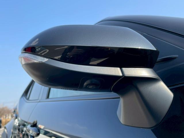 ヤリスクロス ハイブリッドＺ　禁煙車　全周囲カメラ　障害物センサー　レーダークルーズコントロール　ＢＳＭ　オートライト　シートヒーター　前後ドラレコ　ＥＴＣ　純正ナビ　スマートキー　パワーシート　ヘッドアップディスプレイ（62枚目）