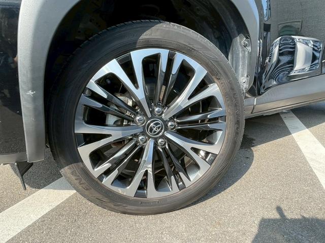 ヤリスクロス ハイブリッドＺ　禁煙車　全周囲カメラ　障害物センサー　レーダークルーズコントロール　ＢＳＭ　オートライト　シートヒーター　前後ドラレコ　ＥＴＣ　純正ナビ　スマートキー　パワーシート　ヘッドアップディスプレイ（79枚目）