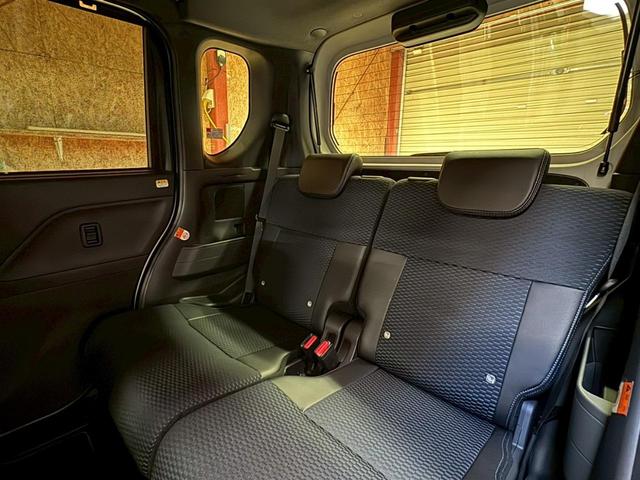 ���Ђ̓O���[�v�W���ƂȂ蕡���W���ꂪ�������܂��B���A���z���q�͎��O�\��ɂĉ����t���ʃK���[�W�W����ɂĂ������������܂��B�����X�̍ۂ́A�d�b�œW����݌Ɋm�F�����肢�v���Ă���܂��B