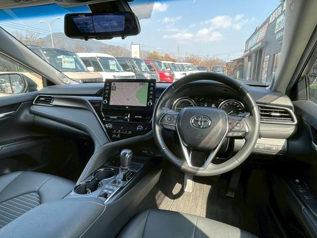 カムリ ＷＳレザーパッケージ　禁煙車　９フルセグナビ　前後ドラレコ　ＥＴＣ２．０　障害物センサー　バックカメラ　スマートキー　ハーフレザーシート　電動シート　デジタルルームミラー　パドルシフト　ＬＥＤヘッドランプ（2枚目）