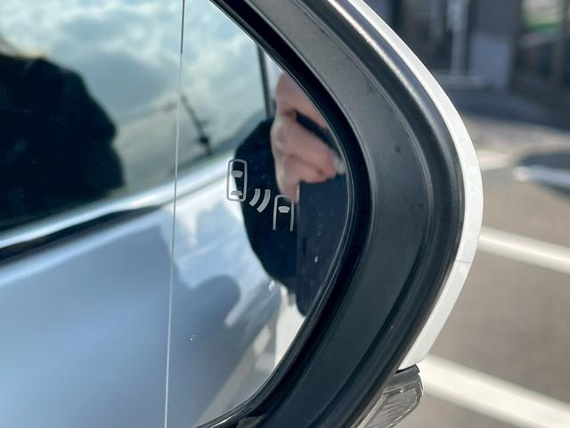 カムリ ＷＳレザーパッケージ　禁煙車　９フルセグナビ　前後ドラレコ　ＥＴＣ２．０　障害物センサー　バックカメラ　スマートキー　ハーフレザーシート　電動シート　デジタルルームミラー　パドルシフト　ＬＥＤヘッドランプ（48枚目）