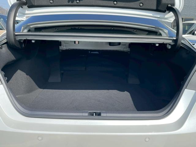 カムリ ＷＳレザーパッケージ　禁煙車　９フルセグナビ　前後ドラレコ　ＥＴＣ２．０　障害物センサー　バックカメラ　スマートキー　ハーフレザーシート　電動シート　デジタルルームミラー　パドルシフト　ＬＥＤヘッドランプ（52枚目）