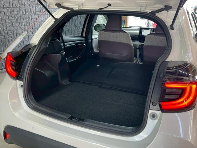 ヤリス ハイブリッドZ 禁煙車 純正16インチアルミホイール ETC ドライブレコーダー 電動格納ミラー 純正ディスプレイオーディオ LEDヘッドランプ スマートキー シートヒーター オートライト クルーズコントロール(20枚目)