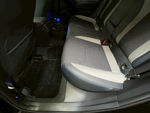 ���Ђ̓O���[�v�W���ƂȂ蕡���W���ꂪ�������܂��B���A���z���q�͎��O�\��ɂĉ����t���ʃK���[�W�W����ɂĂ������������܂��B�����X�̍ۂ́A�d�b�œW����݌Ɋm�F�����肢�v���Ă���܂��B