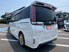 全車専門スタッフによる内装クリーニング、外装磨きを実施しており、見えない細かい部分まで気を使っております。是非、一度お客様自身の目で確かめて頂けたらと思います。 3