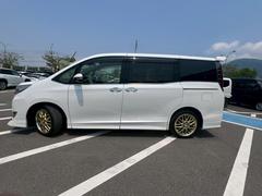 営業部門スタッフ６名、アフター部門スタッフ８名、サポート部門スタッフ６名　総勢２０名の明るく、元気なスタッフでお客様のご来店お待ちしております。 4