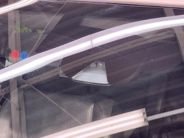 20Xt エマージェンシーブレーキパッケージ 7人乗り コネクトナビ アラウンドビューモニター LEDヘッド ルーフレール フルセグTV Bluetooth再生 電動リアゲート 純正17アルミ スマートキー 前席シートヒーター ETC 禁煙車(5枚目)