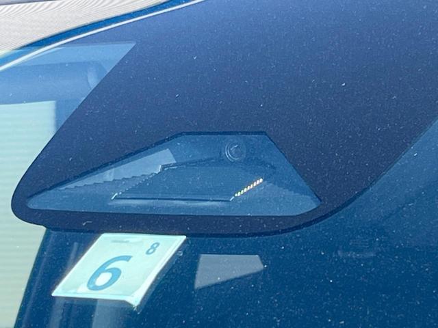 ヴェゼル ｅ：ＨＥＶ　Ｘ　ホンダコネクト９型ディスプレイ　バックカメラ　ホンダセンシング　レーダークルーズ　禁煙車　ドラレコ　コーナーセンサー　スマートキー　ＬＥＤヘッドライト　ＥＴＣ２．０　オートハイビーム　車線逸脱警報（5枚目）