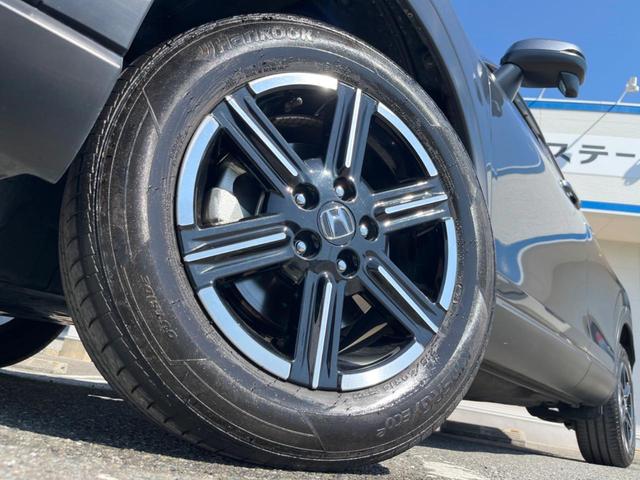 ヴェゼル ｅ：ＨＥＶ　Ｘ　ホンダコネクト９型ディスプレイ　バックカメラ　ホンダセンシング　レーダークルーズ　禁煙車　ドラレコ　コーナーセンサー　スマートキー　ＬＥＤヘッドライト　ＥＴＣ２．０　オートハイビーム　車線逸脱警報（14枚目）