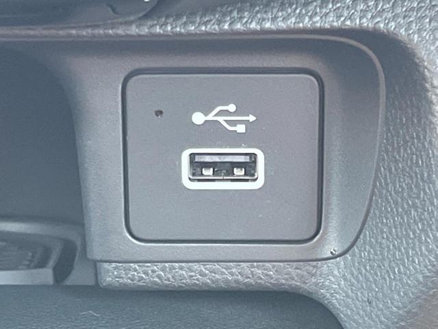 ヴェゼル ｅ：ＨＥＶ　Ｘ　ホンダコネクト９型ディスプレイ　バックカメラ　ホンダセンシング　レーダークルーズ　禁煙車　ドラレコ　コーナーセンサー　スマートキー　ＬＥＤヘッドライト　ＥＴＣ２．０　オートハイビーム　車線逸脱警報（37枚目）