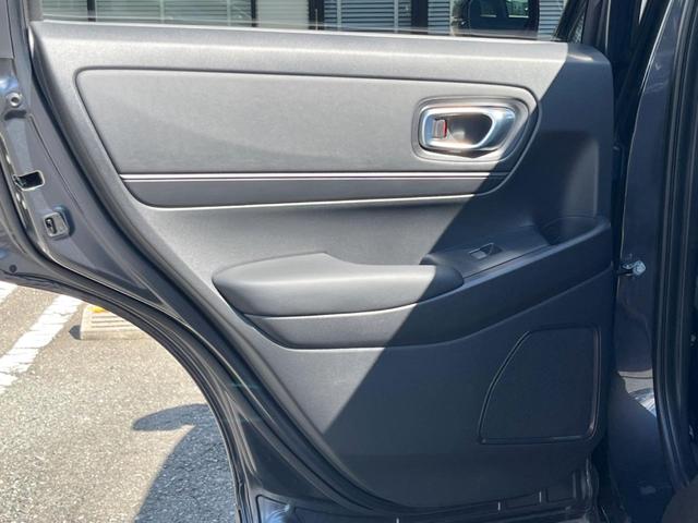 ヴェゼル ｅ：ＨＥＶ　Ｘ　ホンダコネクト９型ディスプレイ　バックカメラ　ホンダセンシング　レーダークルーズ　禁煙車　ドラレコ　コーナーセンサー　スマートキー　ＬＥＤヘッドライト　ＥＴＣ２．０　オートハイビーム　車線逸脱警報（60枚目）