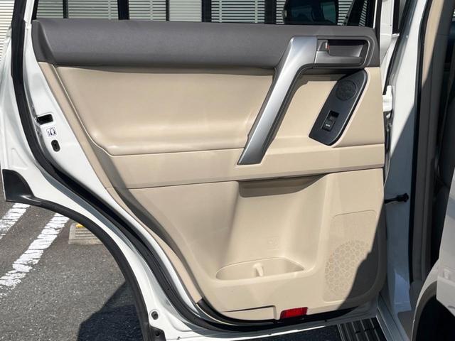 ランドクルーザープラド TX Lパッケージ マットブラックエディション 7人乗り サンルーフ 純正9型ディスプレイオーディオ 全周囲カメラ プリクラッシュセーフティ レーダークルーズ 禁煙車 革シート シートベンチレーション パワーシート コーナーセンサー レーンキープ(58枚目)