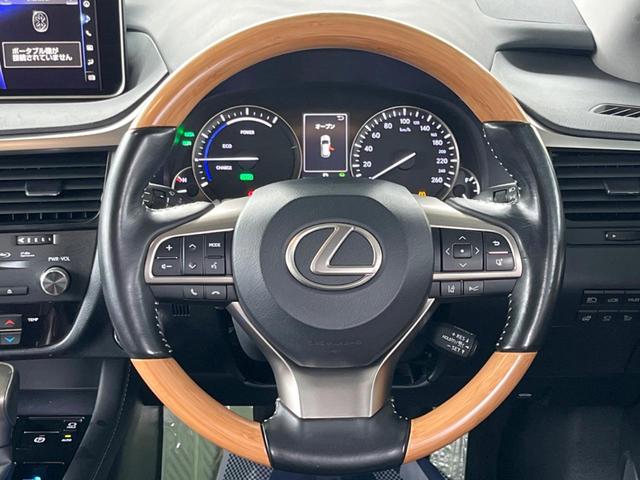 ＲＸ ＲＸ４５０ｈＬ　４ＷＤ　７人乗り　サンルーフ　純正１２．３型ＳＤナビ　全周囲カメラ　プリクラッシュセーフティ　レーダークルコン　禁煙車　電動リアゲート　本革シート　前席シートエアコン　ドラレコ　スマートキー（12枚目）