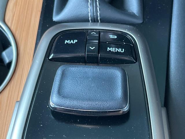 ＲＸ ＲＸ４５０ｈＬ　４ＷＤ　７人乗り　サンルーフ　純正１２．３型ＳＤナビ　全周囲カメラ　プリクラッシュセーフティ　レーダークルコン　禁煙車　電動リアゲート　本革シート　前席シートエアコン　ドラレコ　スマートキー（42枚目）