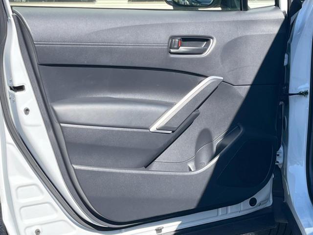 カローラクロス ハイブリッド　Ｇ　バックカメラ　ＬＥＤフロントフォグランプ　セーフティセンス　レーダークルーズ　禁煙車　ドラレコ　ＬＥＤヘッド　８インチディスプレイオーディオ　ＥＴＣ　コーナーセンサー　スマートキー　オートハイビーム（48枚目）