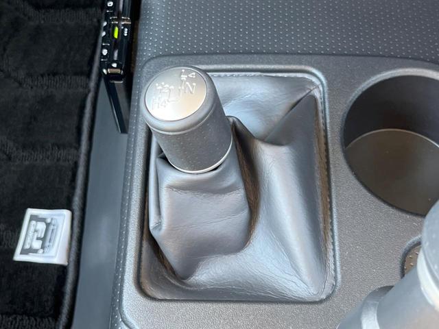 FJクルーザー ファイナルエディション 4WD 純正SDナビ バックカメラ リアデフロック 禁煙車 ETC クルーズコントロール 純正20インチアルミ Bluetooth接続 CD再生 フルセグ 革巻きステアリング フォグランプ(7枚目)