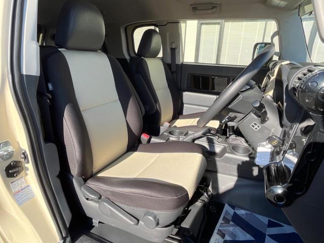 FJクルーザー ファイナルエディション 4WD 純正SDナビ バックカメラ リアデフロック 禁煙車 ETC クルーズコントロール 純正20インチアルミ Bluetooth接続 CD再生 フルセグ 革巻きステアリング フォグランプ(8枚目)