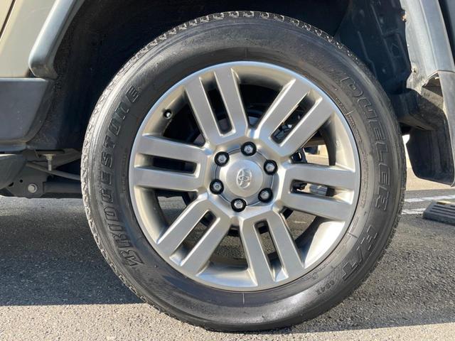 FJクルーザー ファイナルエディション 4WD 純正SDナビ バックカメラ リアデフロック 禁煙車 ETC クルーズコントロール 純正20インチアルミ Bluetooth接続 CD再生 フルセグ 革巻きステアリング フォグランプ(32枚目)