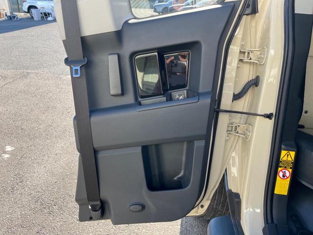 FJクルーザー ファイナルエディション 4WD 純正SDナビ バックカメラ リアデフロック 禁煙車 ETC クルーズコントロール 純正20インチアルミ Bluetooth接続 CD再生 フルセグ 革巻きステアリング フォグランプ(43枚目)