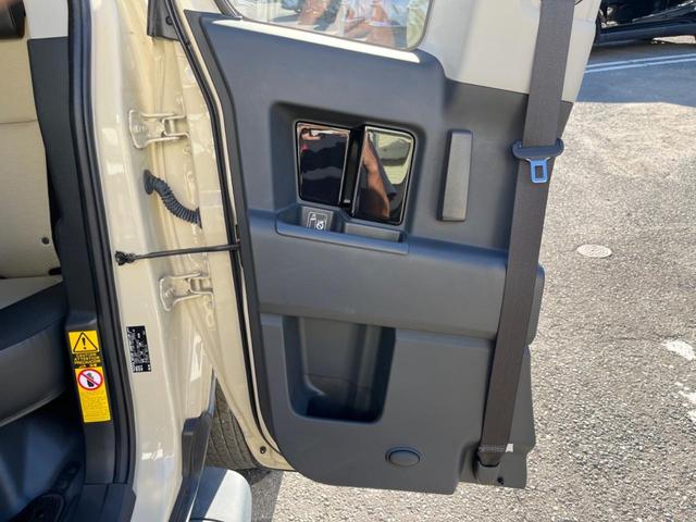 FJクルーザー ファイナルエディション 4WD 純正SDナビ バックカメラ リアデフロック 禁煙車 ETC クルーズコントロール 純正20インチアルミ Bluetooth接続 CD再生 フルセグ 革巻きステアリング フォグランプ(44枚目)