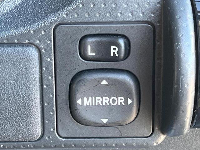 FJクルーザー ファイナルエディション 4WD 純正SDナビ バックカメラ リアデフロック 禁煙車 ETC クルーズコントロール 純正20インチアルミ Bluetooth接続 CD再生 フルセグ 革巻きステアリング フォグランプ(54枚目)