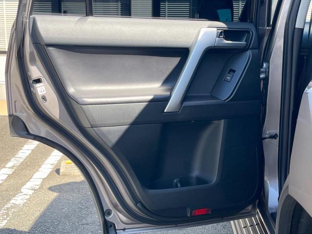 ランドクルーザープラド TX Lパッケージ マットブラックエディション サンルーフ 9インチSDナビ バックカメラ セーフティセンス レーダークルーズ 禁煙車 黒革シート シートエアコン・ヒーター ドラレコ LEDヘッドライト 純正18インチAW スマートキー ETC(52枚目)