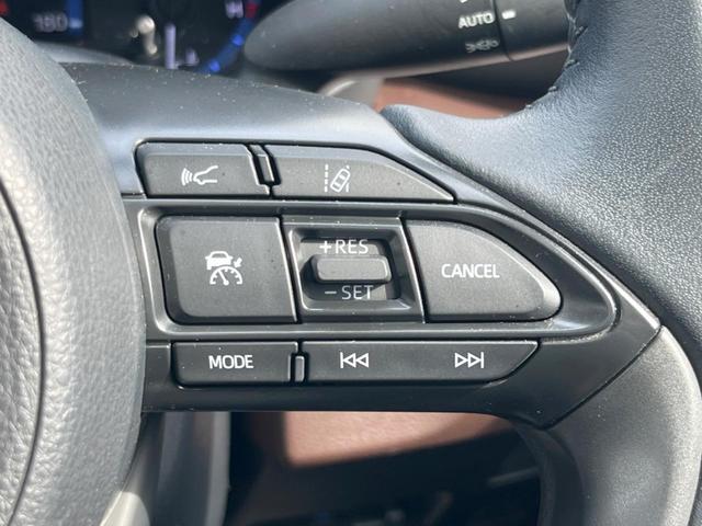 ヤリスクロス ハイブリッドZ ナビ機能付き8型ディスプレイオーディオ バックカメラ プリクラッシュセーフティ レーダークルコン 禁煙車 2トーンカラー パワーシート シートヒーター ドラレコ クリアランスソナー LEDヘッド(6枚目)