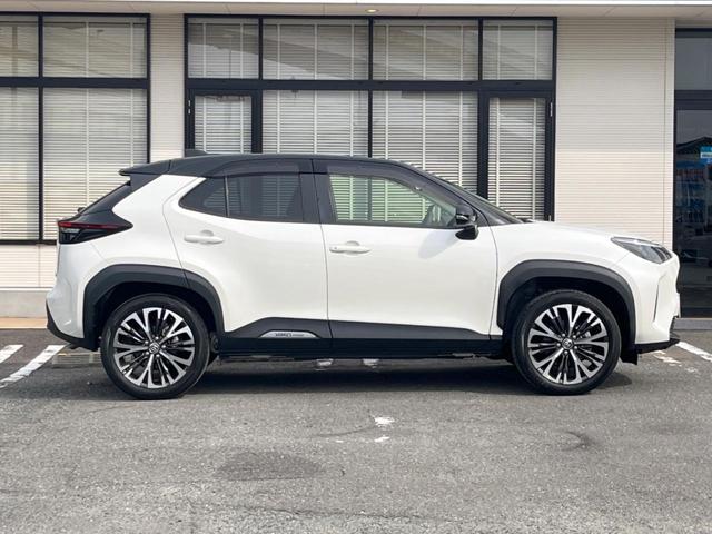 ヤリスクロス ハイブリッドZ ナビ機能付き8型ディスプレイオーディオ バックカメラ プリクラッシュセーフティ レーダークルコン 禁煙車 2トーンカラー パワーシート シートヒーター ドラレコ クリアランスソナー LEDヘッド(28枚目)