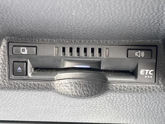 ヤリスクロス ハイブリッドZ ナビ機能付き8型ディスプレイオーディオ バックカメラ プリクラッシュセーフティ レーダークルコン 禁煙車 2トーンカラー パワーシート シートヒーター ドラレコ クリアランスソナー LEDヘッド(34枚目)