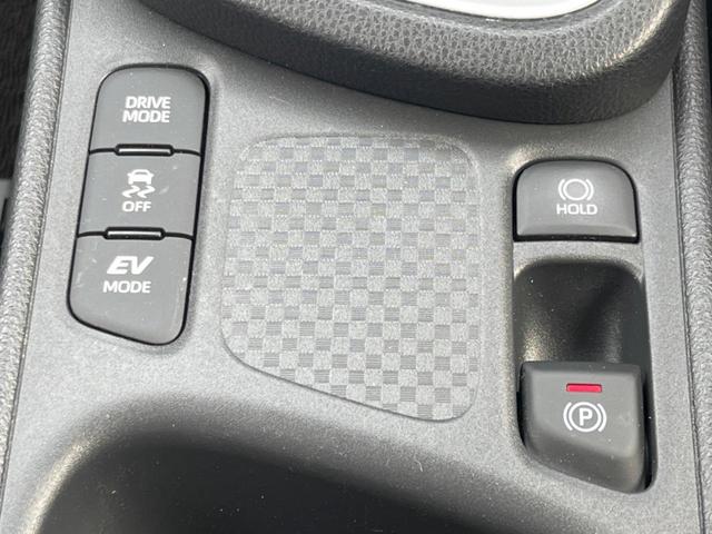 ヤリスクロス ハイブリッドZ ナビ機能付き8型ディスプレイオーディオ バックカメラ プリクラッシュセーフティ レーダークルコン 禁煙車 2トーンカラー パワーシート シートヒーター ドラレコ クリアランスソナー LEDヘッド(50枚目)