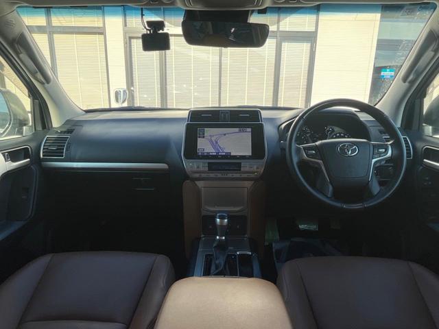 ランドクルーザープラド TX Lパッケージ 70thアニバーサリーリミテッド 7人乗 サンルーフ 純正9型SDナビ バックカメラ トヨタセーフティセンス レーダークルーズ 禁煙車 茶革シート シートベンチレーション パワーシート ドラレコ コーナーセンサー LEDヘッド ETC(2枚目)