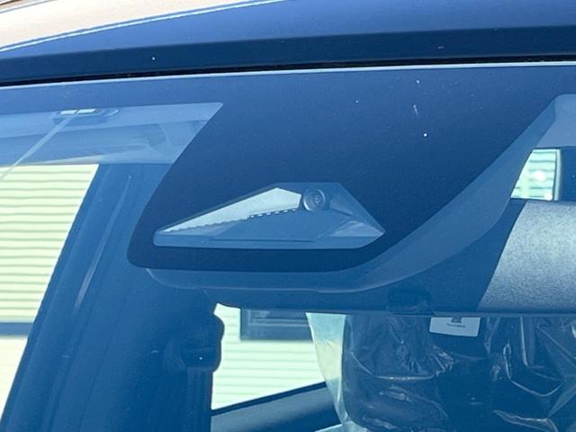 WR-V Z 登録済未使用車 純正8型ナビ バックカメラ ホンダセンシング レーダークルーズ ハーフレザーシート コーナーセンサー スマートキー LEDヘッド オートハイビーム 純正17インチAW 革巻きハンドル(4枚目)